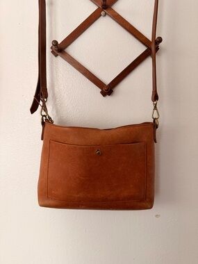 Madewell Transport Leather Crossbody Tote in Saddle